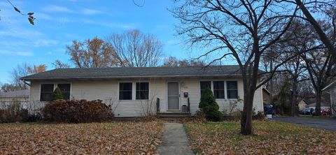 Photo of 1722 Oakwood Avenue, DeKalb, IL 60115 (MLS # 12520805)