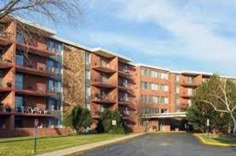 16 E Old Willow Road 516S Prospect Heights IL 60070