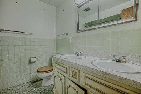 Tiny photo for 102 N Glendale Avenue, Barrington, IL 60010 (MLS # 12726883)