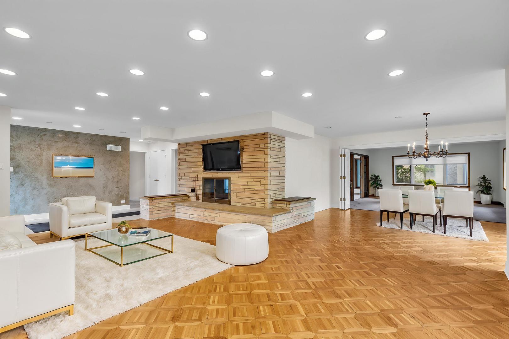6801 N Lexington Lane