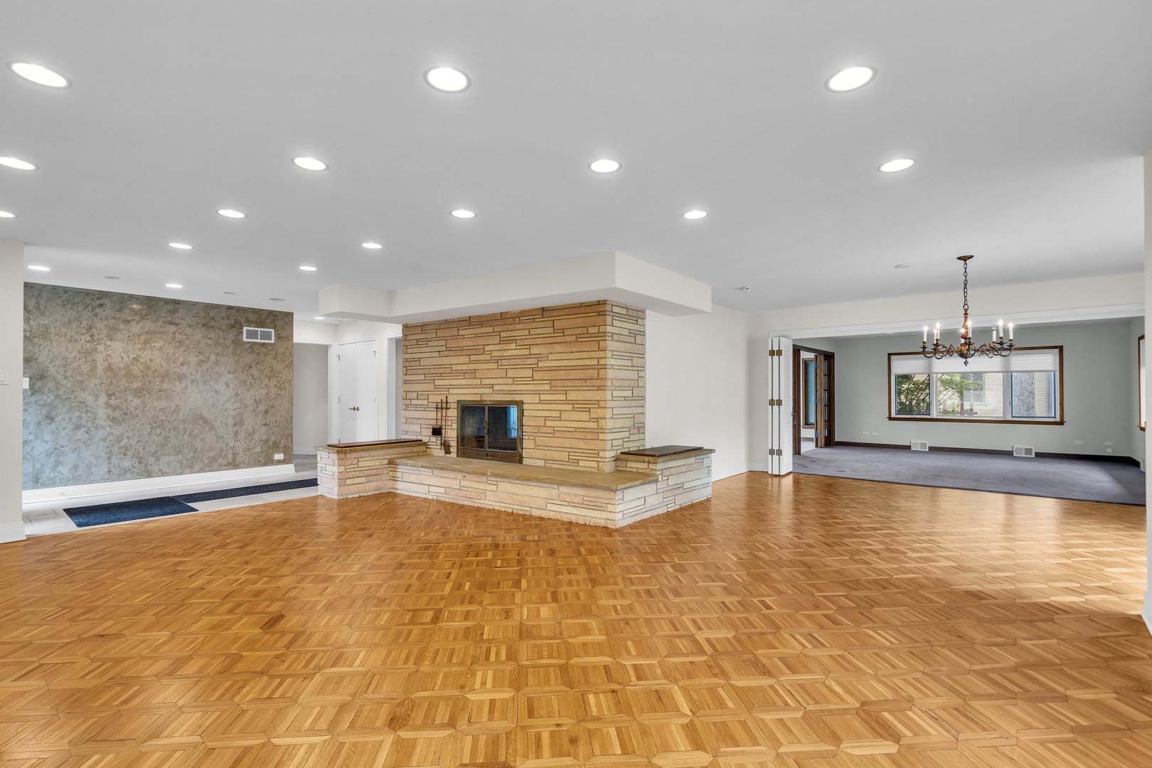 6801 N Lexington Lane