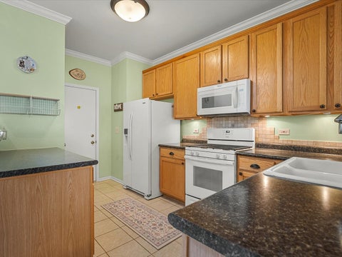 Tiny photo for 277 Nicole Drive #D, South Elgin, IL 60177 (MLS # 12731760)