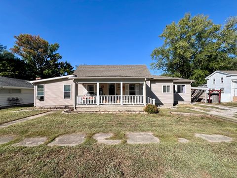 Photo of 455 E Washington Street, Arcola, IL 61910 (MLS # 12487587)
