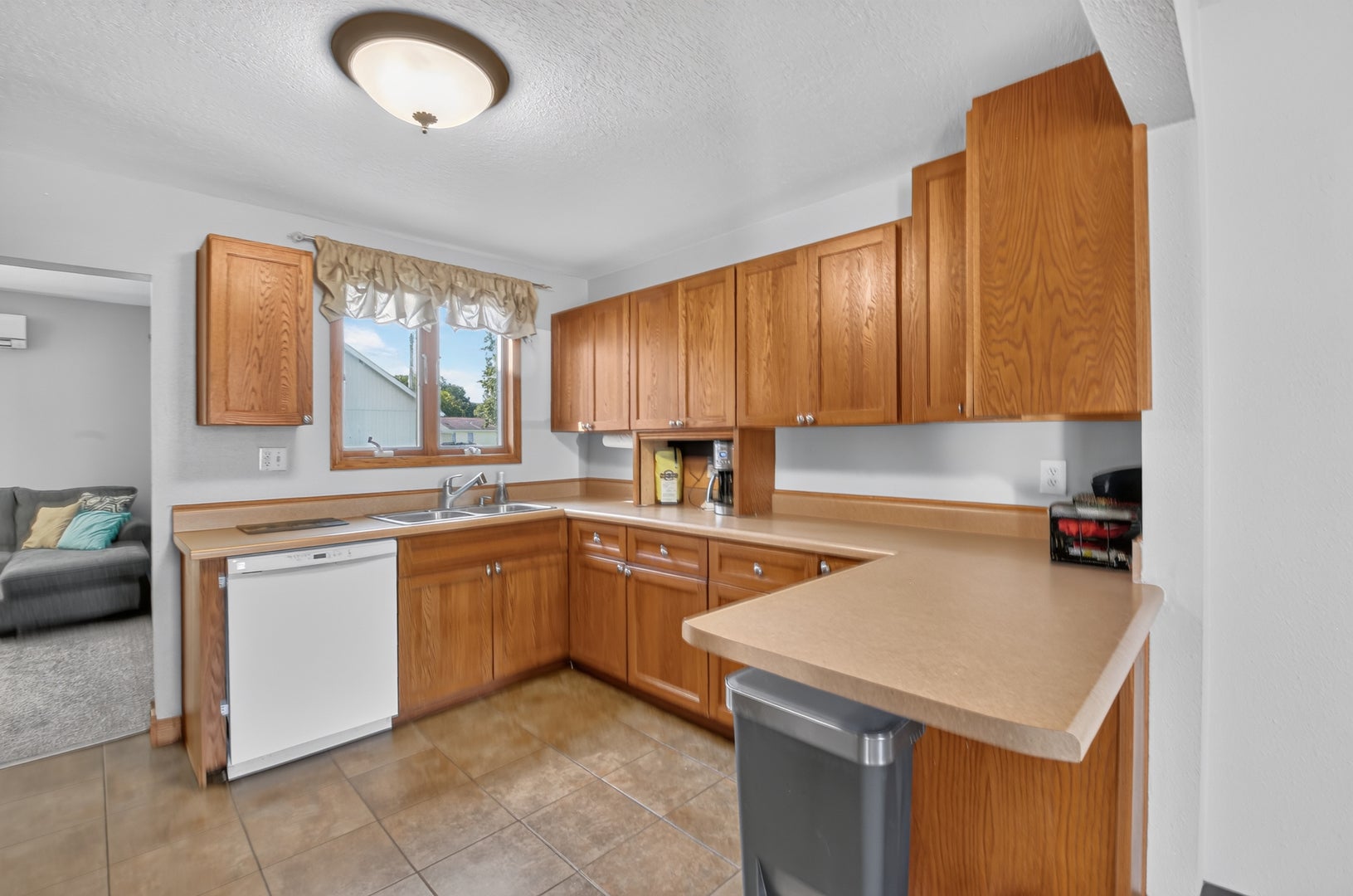 303 W Price Street