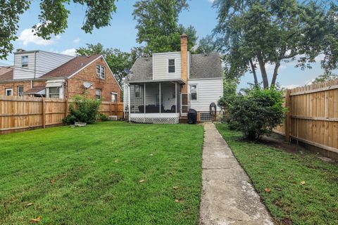 Tiny photo for 9258 S Albany Avenue, Evergreen Park, IL 60805 (MLS # 12427844)