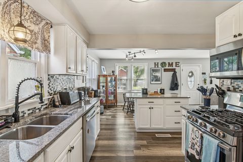 Tiny photo for 9258 S Albany Avenue, Evergreen Park, IL 60805 (MLS # 12427844)