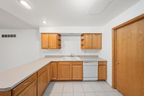 Tiny photo for 113 Andresen Court, DeKalb, IL 60115 (MLS # 12489050)