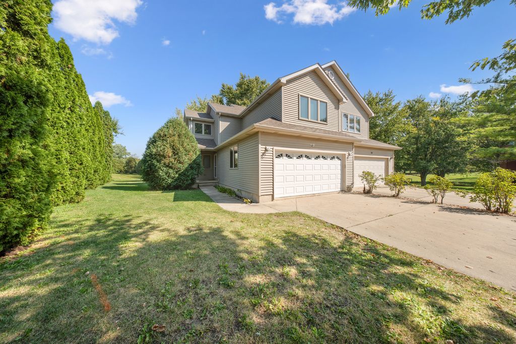 Photo for 113 Andresen Court, DeKalb, IL 60115 (MLS # 12489050)