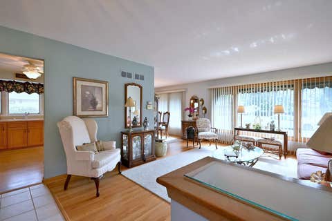 Tiny photo for 1031 S Belmont Avenue, Arlington Heights, IL 60005 (MLS # 12737585)