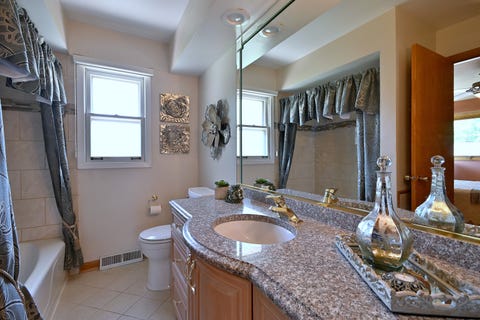 Tiny photo for 1031 S Belmont Avenue, Arlington Heights, IL 60005 (MLS # 12737585)
