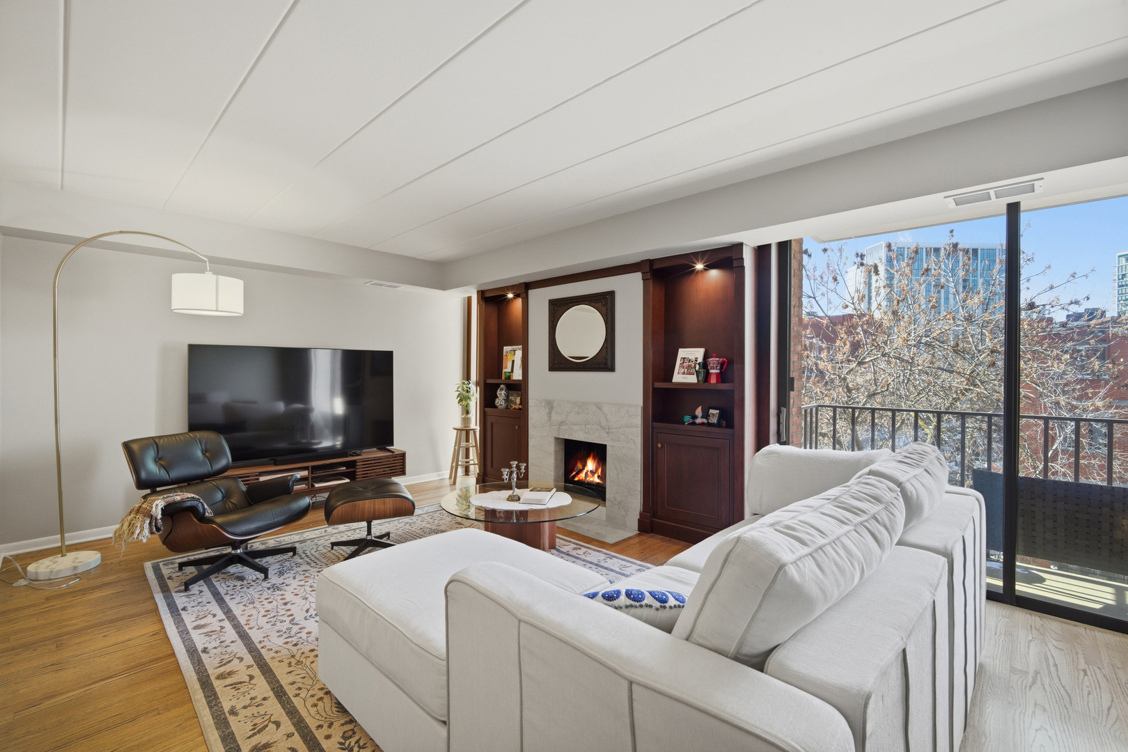 2333 N Geneva Terrace 4A