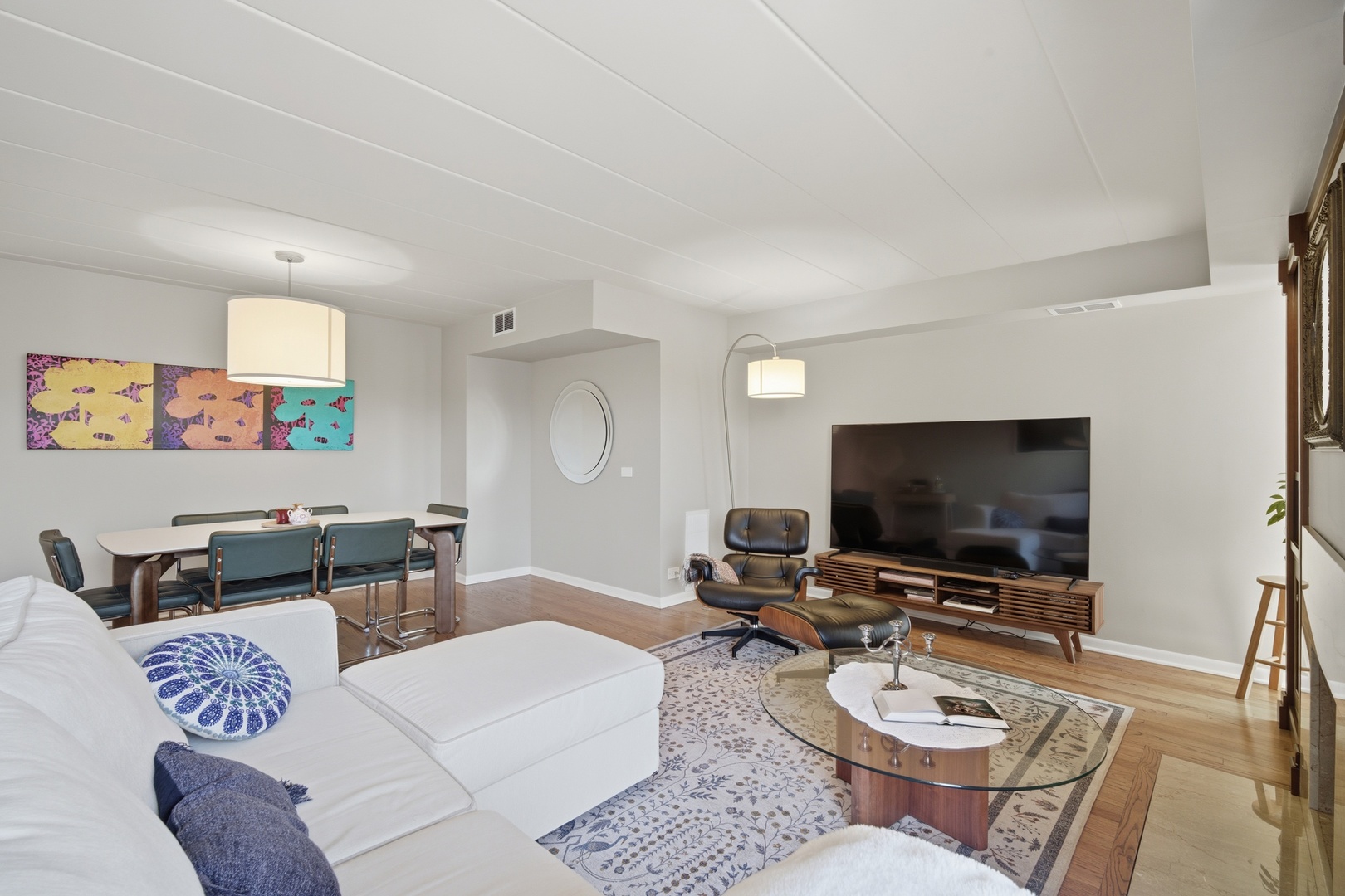 2333 N Geneva Terrace 4A