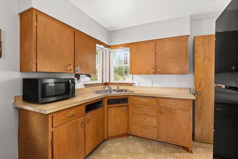 Tiny photo for 502 Boys Street, Streator, IL 61364 (MLS # 12665382)
