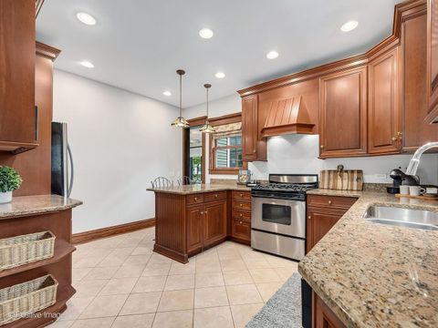 Tiny photo for 112 S WAIOLA Avenue, La Grange, IL 60525 (MLS # 12579439)
