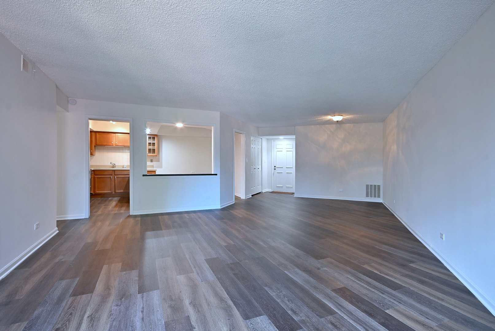 706 Waukegan Road C203