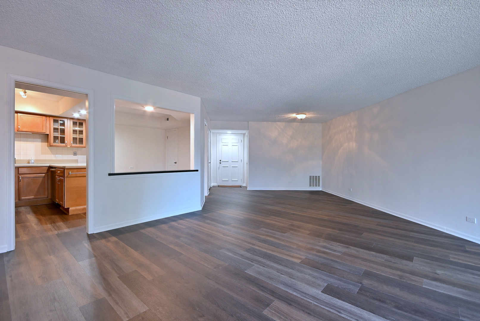 706 Waukegan Road C203