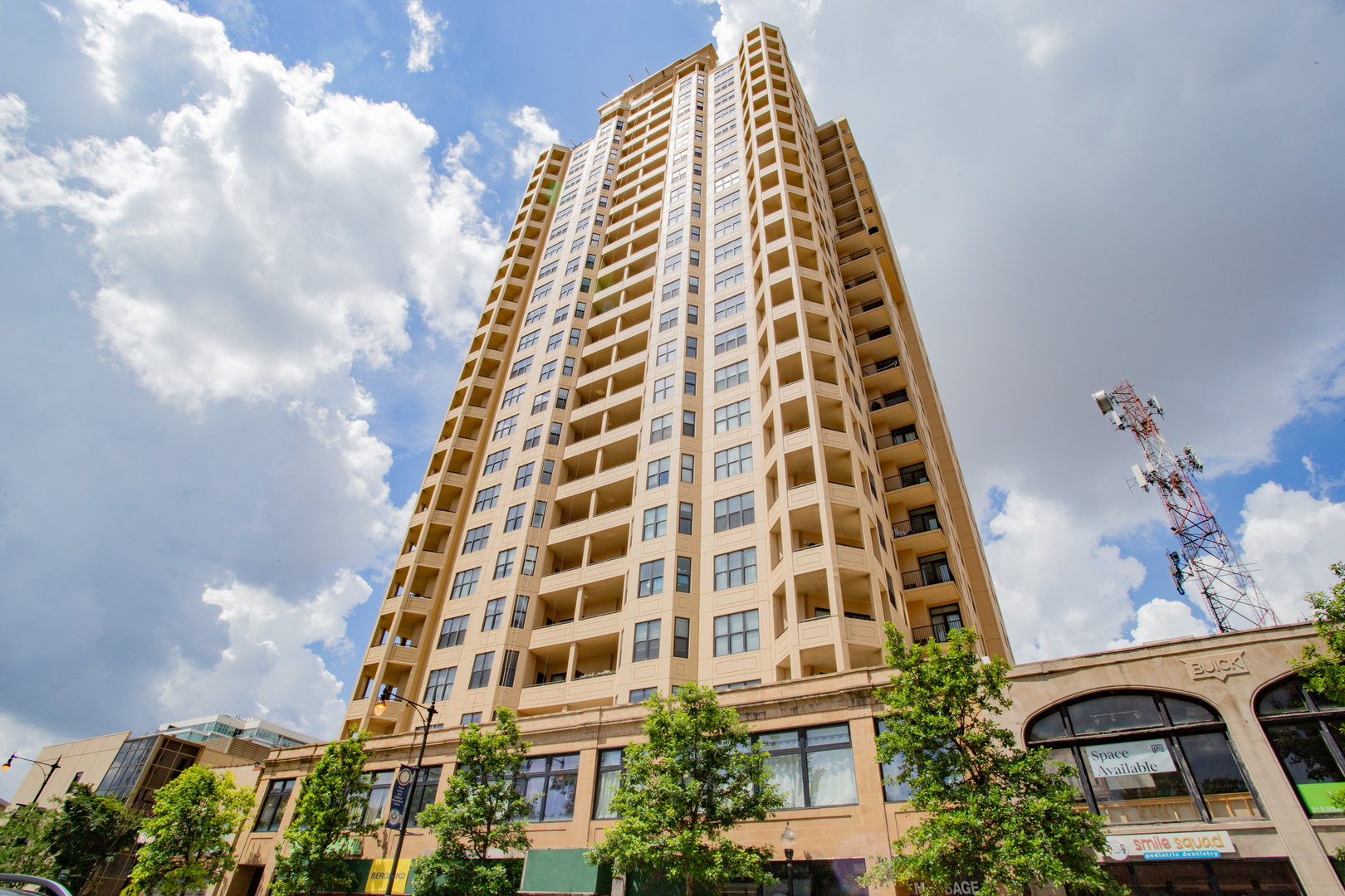 1464 S Michigan Avenue 704