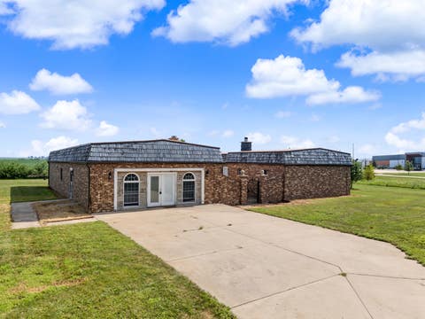 Tiny photo for 3301 Ireland Grove Road, Bloomington, IL 61704 (MLS # 12706118)