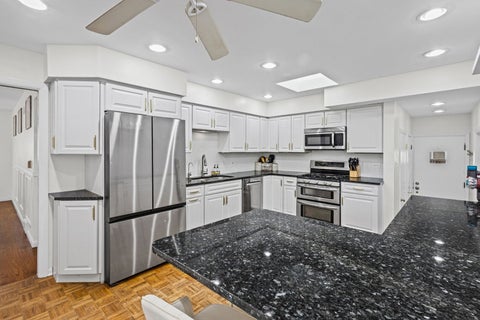 Tiny photo for 6913 N Concord Lane, Niles, IL 60714 (MLS # 12664946)