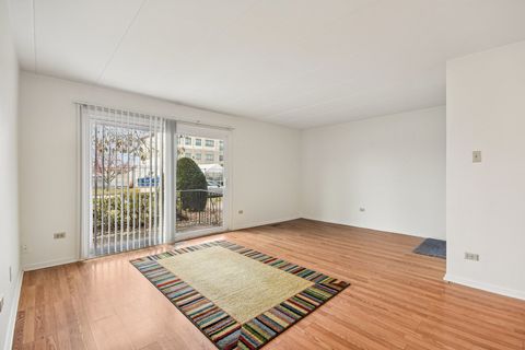 Tiny photo for 10831 S Keating Avenue #1SW, Oak Lawn, IL 60453 (MLS # 12524366)