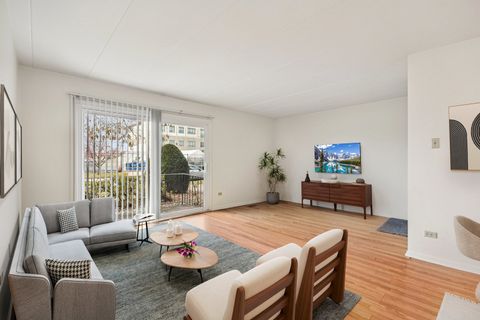 Tiny photo for 10831 S Keating Avenue #1SW, Oak Lawn, IL 60453 (MLS # 12524366)