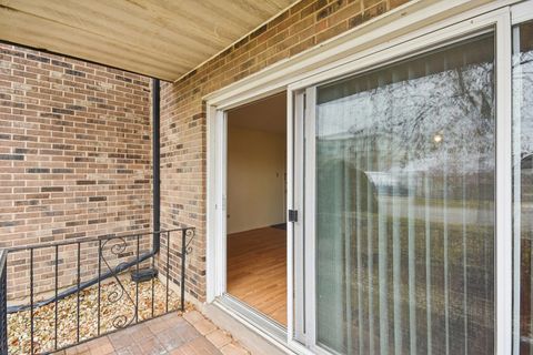 Tiny photo for 10831 S Keating Avenue #1SW, Oak Lawn, IL 60453 (MLS # 12524366)