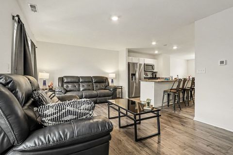 Tiny photo for 562 Spring Leaf Drive, Joliet, IL 60431 (MLS # 12582944)