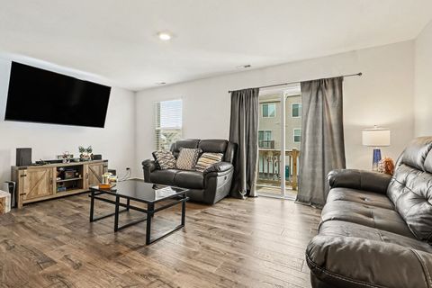 Tiny photo for 562 Spring Leaf Drive, Joliet, IL 60431 (MLS # 12582944)