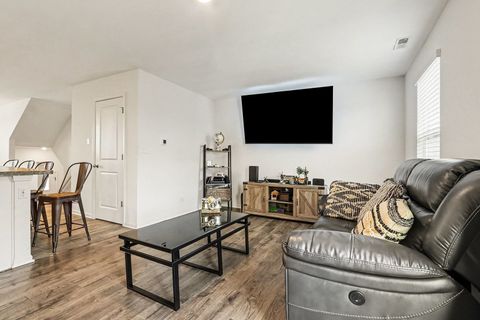 Tiny photo for 562 Spring Leaf Drive, Joliet, IL 60431 (MLS # 12582944)