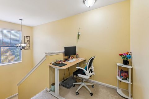 Tiny photo for 664 Grosvenor Lane, Aurora, IL 60504 (MLS # 12499673)