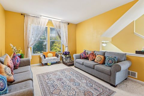 Tiny photo for 664 Grosvenor Lane, Aurora, IL 60504 (MLS # 12499673)