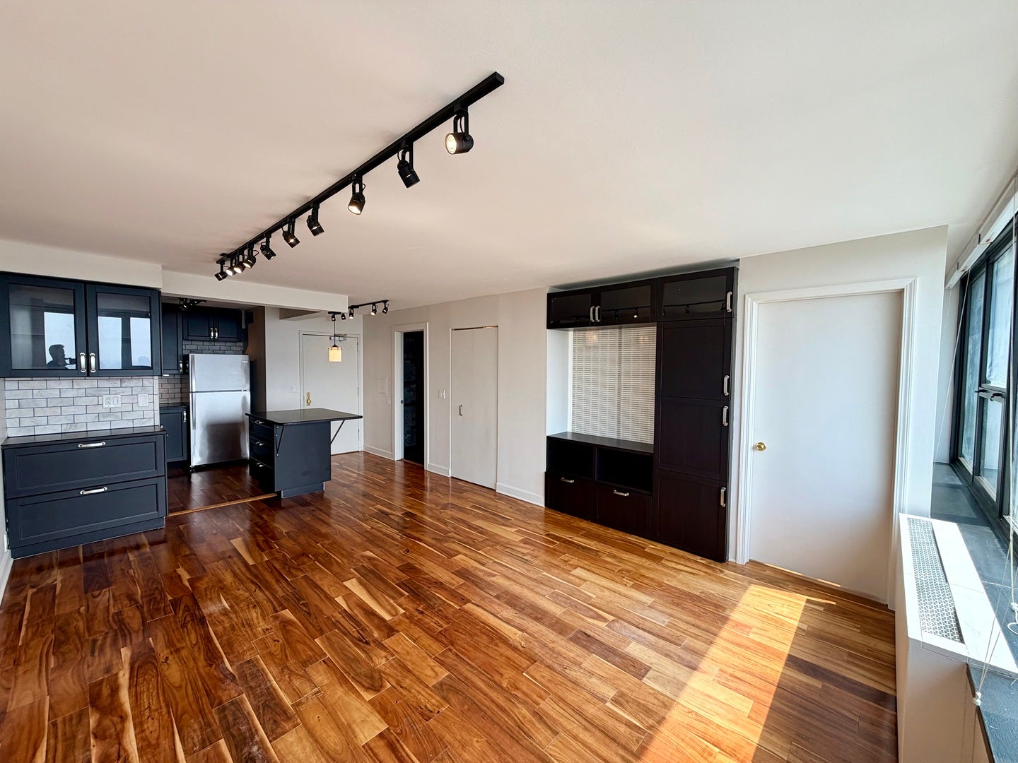 1850 N Clark Street 2810