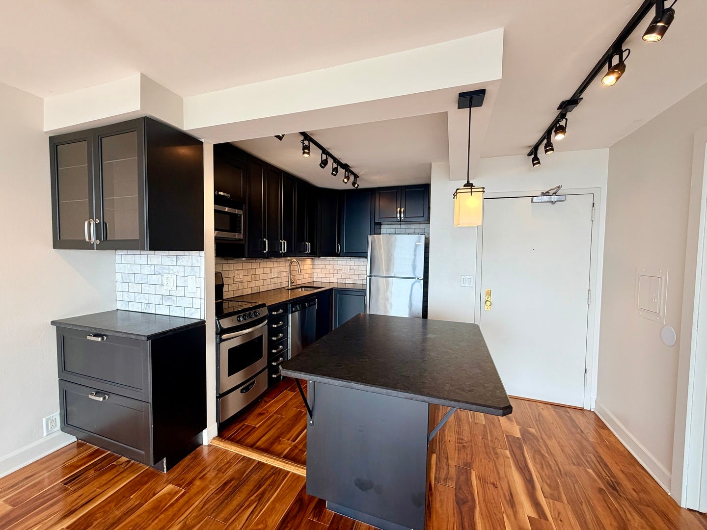 1850 N Clark Street 2810