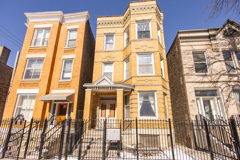 2736 W Evergreen Street Chicago IL 60622