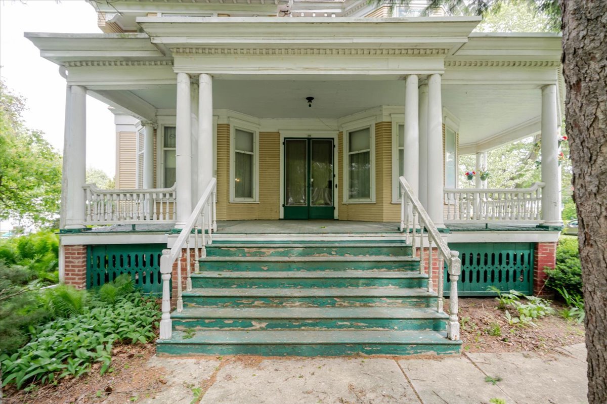 425 Mason Street