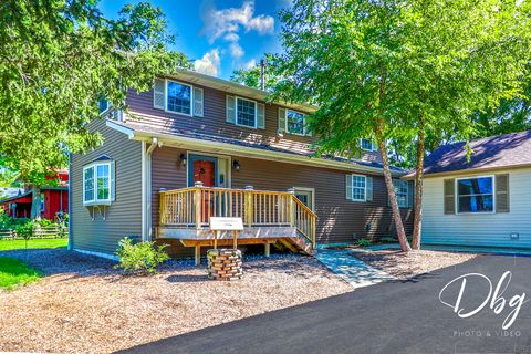 Photo of 25721 W Lakeview Avenue, Wauconda, IL 60084 (MLS # 12490277)