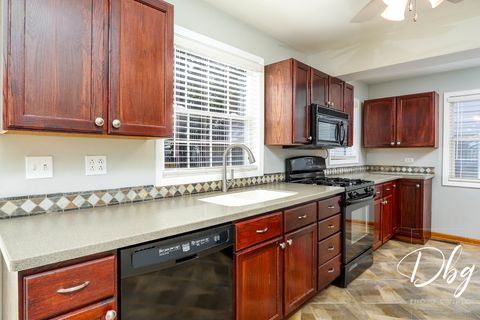 Tiny photo for 25721 W Lakeview Avenue, Wauconda, IL 60084 (MLS # 12490277)