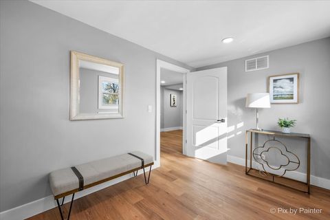 Tiny photo for 481 Edward Court, Des Plaines, IL 60016 (MLS # 12524419)