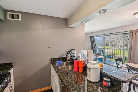 Tiny photo for 200 E Fountainview Lane #2A, Lombard, IL 60148 (MLS # 12601655)