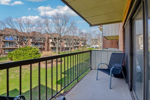 Tiny photo for 200 E Fountainview Lane #2A, Lombard, IL 60148 (MLS # 12601655)