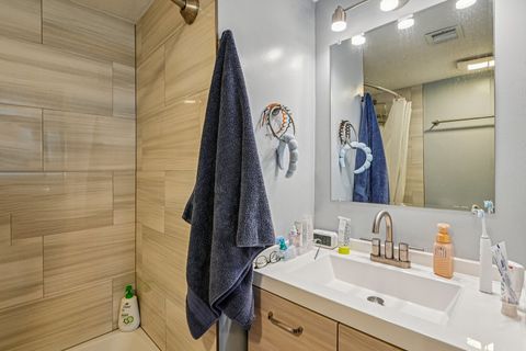 Tiny photo for 200 E Fountainview Lane #2A, Lombard, IL 60148 (MLS # 12601655)