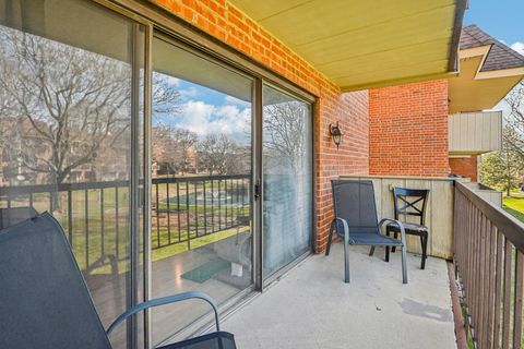 Tiny photo for 200 E Fountainview Lane #2A, Lombard, IL 60148 (MLS # 12601655)