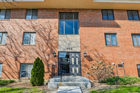 Tiny photo for 200 E Fountainview Lane #2A, Lombard, IL 60148 (MLS # 12601655)