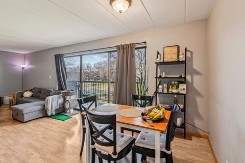 Tiny photo for 200 E Fountainview Lane #2A, Lombard, IL 60148 (MLS # 12601655)