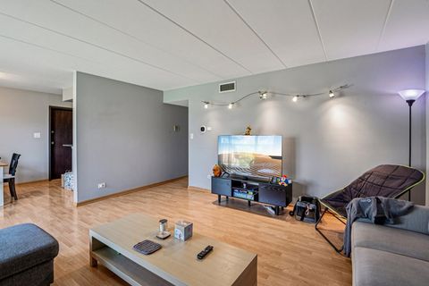 Tiny photo for 200 E Fountainview Lane #2A, Lombard, IL 60148 (MLS # 12601655)