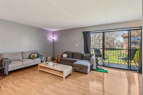 Tiny photo for 200 E Fountainview Lane #2A, Lombard, IL 60148 (MLS # 12601655)