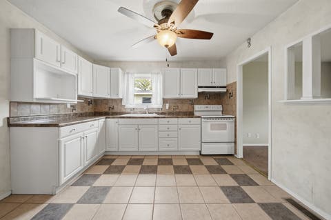Tiny photo for 1435 Lanewood Drive, Dixon, IL 61021 (MLS # 12639045)