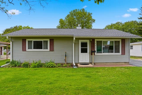 Tiny photo for 1435 Lanewood Drive, Dixon, IL 61021 (MLS # 12639045)
