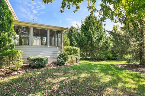 Tiny photo for 1010 Forest Trail, Sugar Grove, IL 60554 (MLS # 12490150)