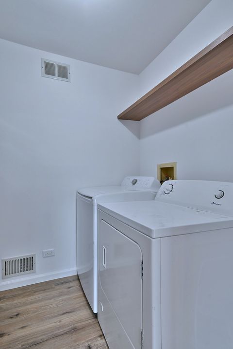 Tiny photo for 424 Muirwood Court, Vernon Hills, IL 60061 (MLS # 12531157)